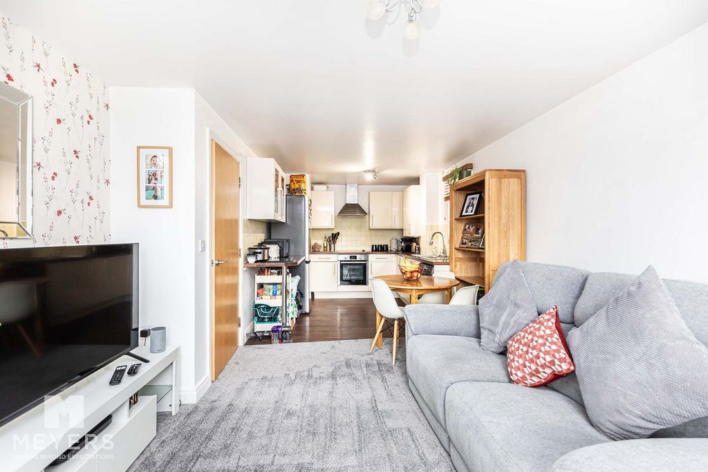 Property photo 3 of 19