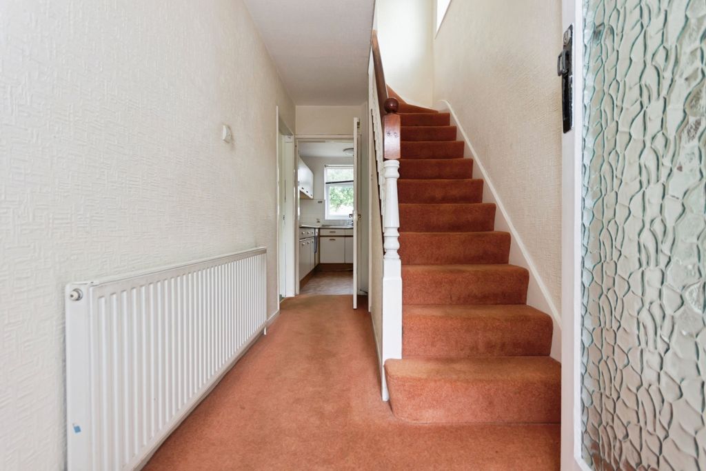 Property photo 2 of 18 Hallway