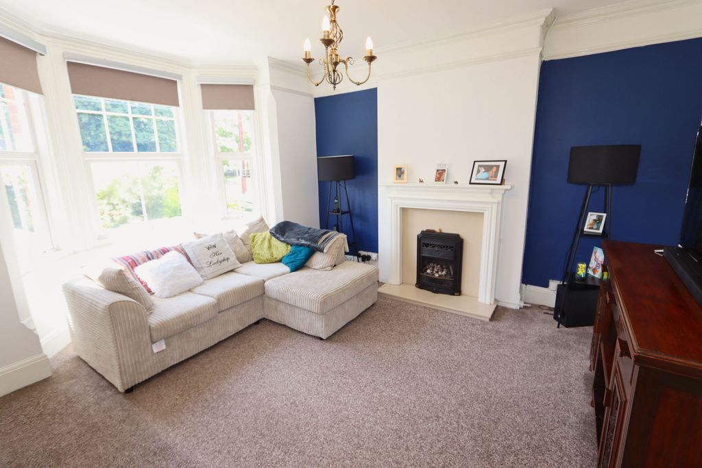 Property photo 2 of 31