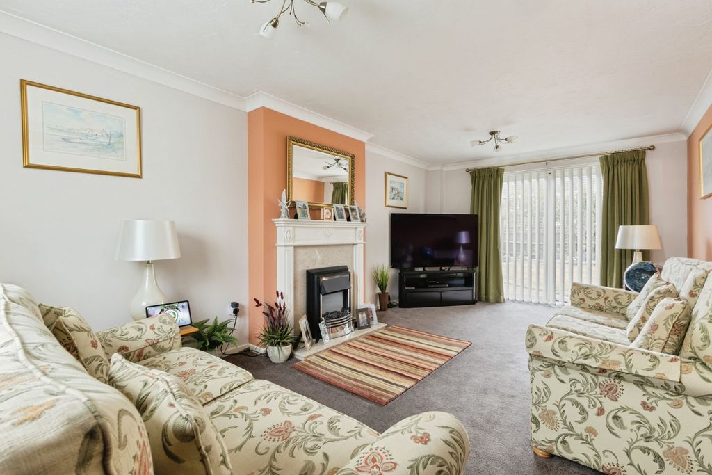 Property photo 3 of 20 Pbox-Img.Jpg