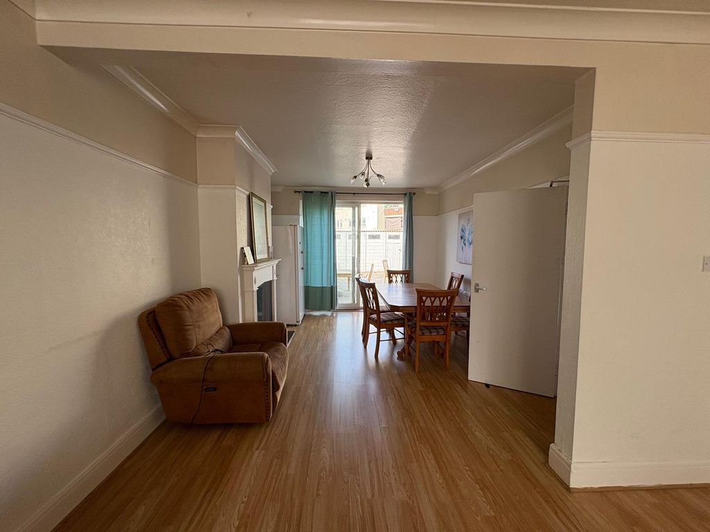 Property photo 3 of 42