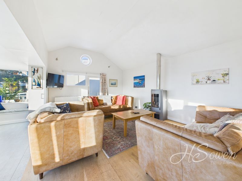 Property photo 2 of 33 Photo 23