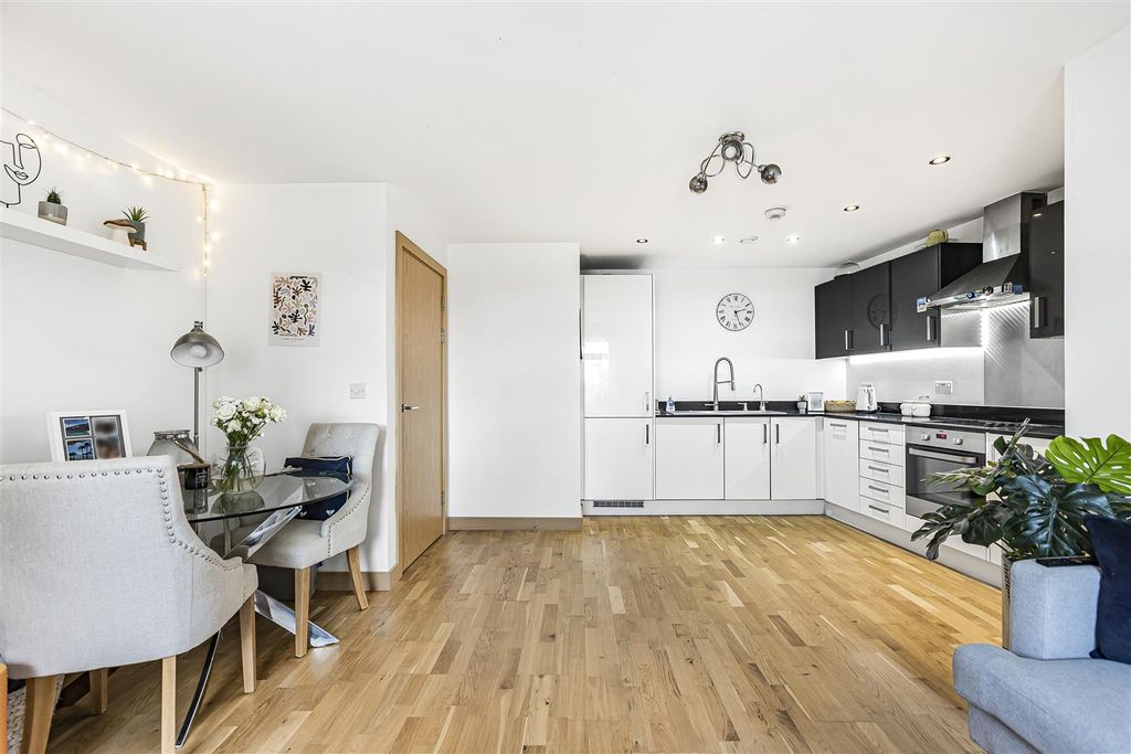 Property photo 3 of 16 11_63794.Jpg