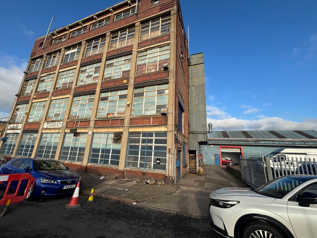 Property photo 1 of 5