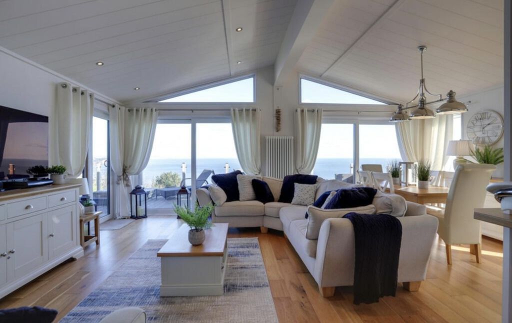 Property photo 1 of 6 Coast View Shaldon- Shaldon-Retreat-300000