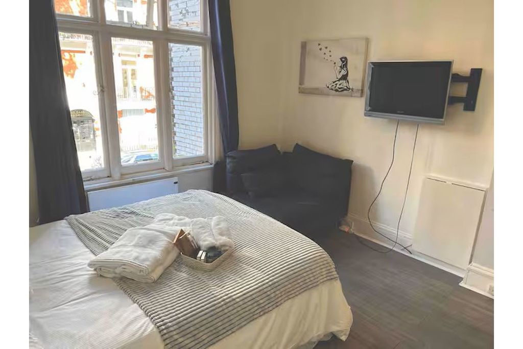 Property photo 3 of 6