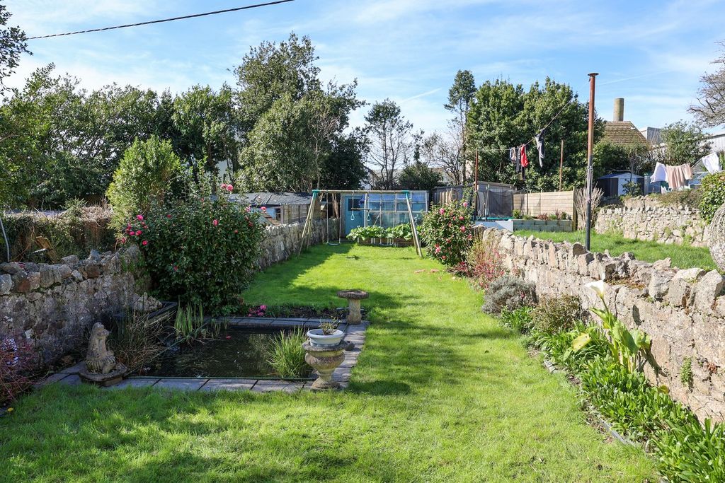 Property photo 2 of 26