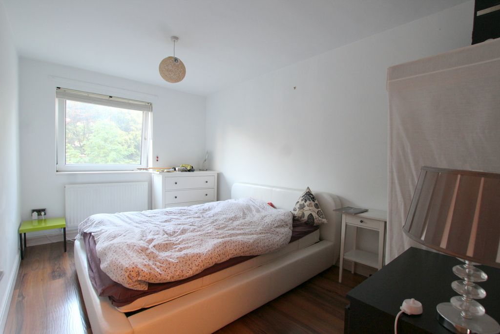 Property photo 2 of 8 2