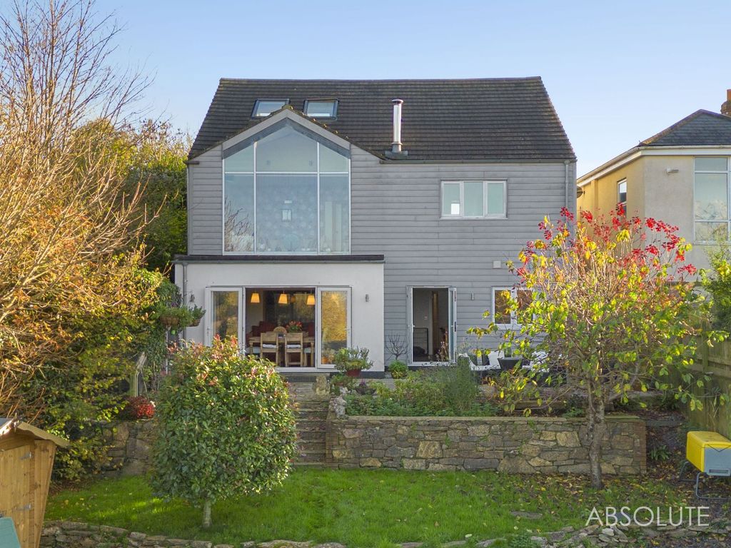 Property photo 1 of 43