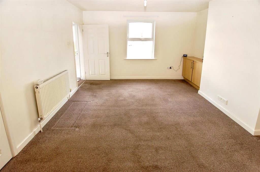 Property photo 2 of 10 Dsc_0334 (1).Jpg