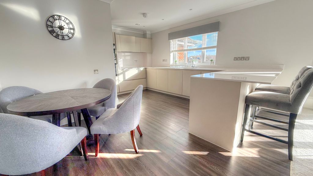 Additional image 9 of 2 bed flat for saleFarnham Road, Liss, Hampshire GU33