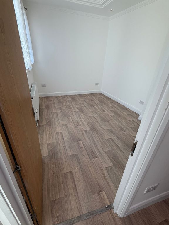 Property photo 1 of 8 Bedroom