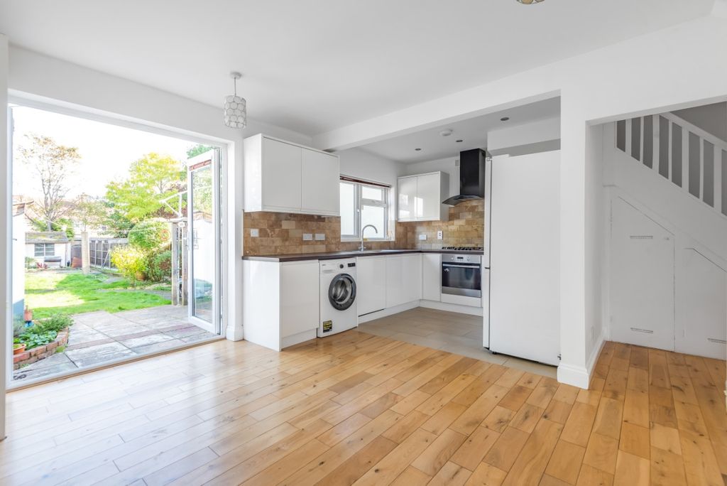 Property photo 1 of 7 910791 (3)