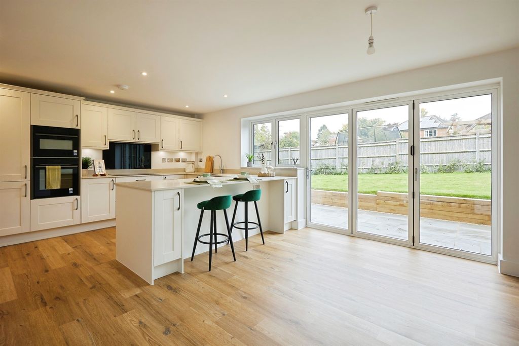 Property photo 2 of 22