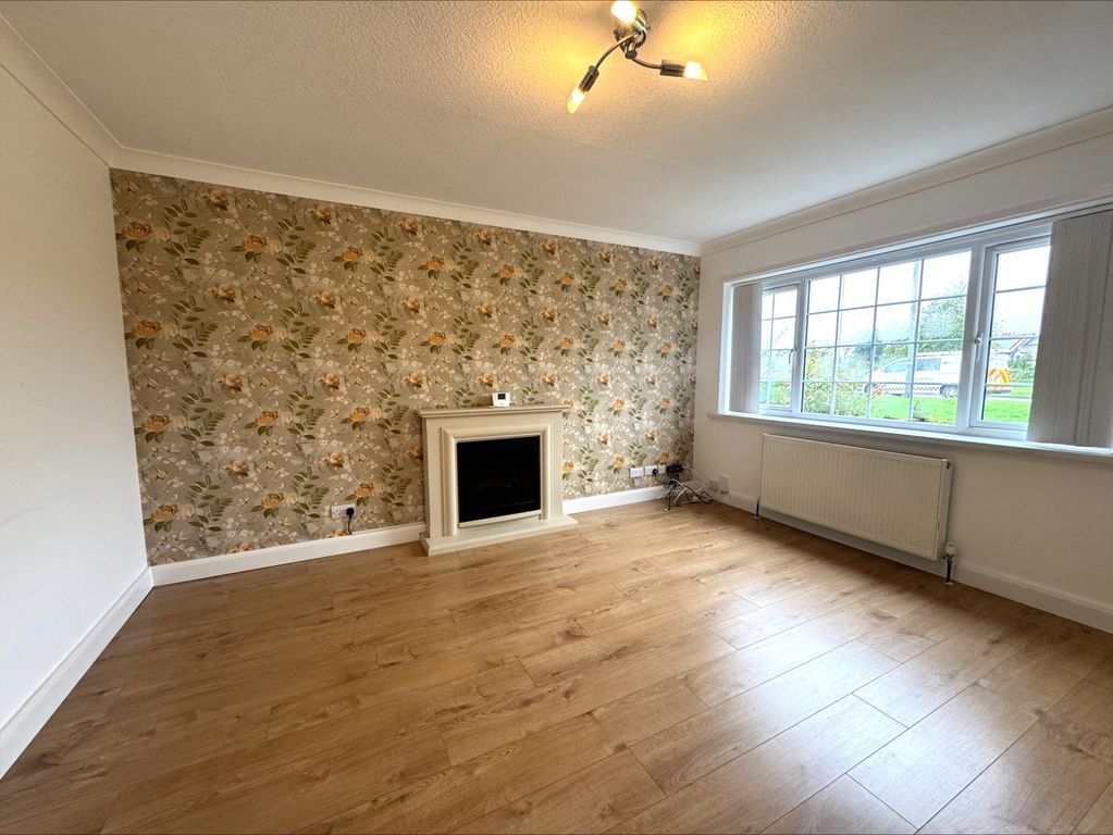 Property photo 2 of 10 Living Room