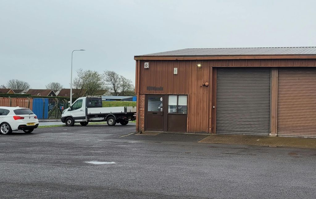 Property photo 1 of 3 Unit 6 Dalgety Bay Photo.Jpg