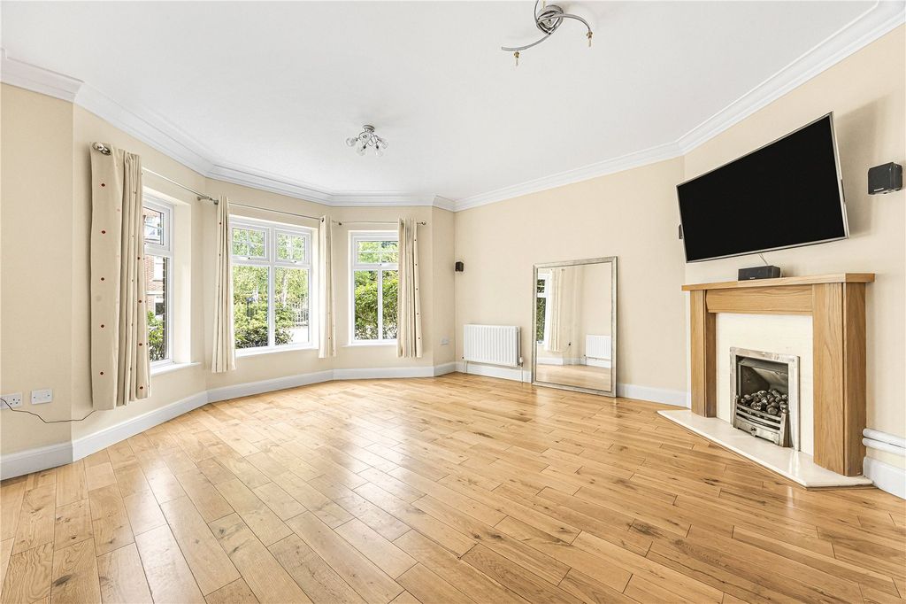 Property photo 2 of 18 Picture No. 63