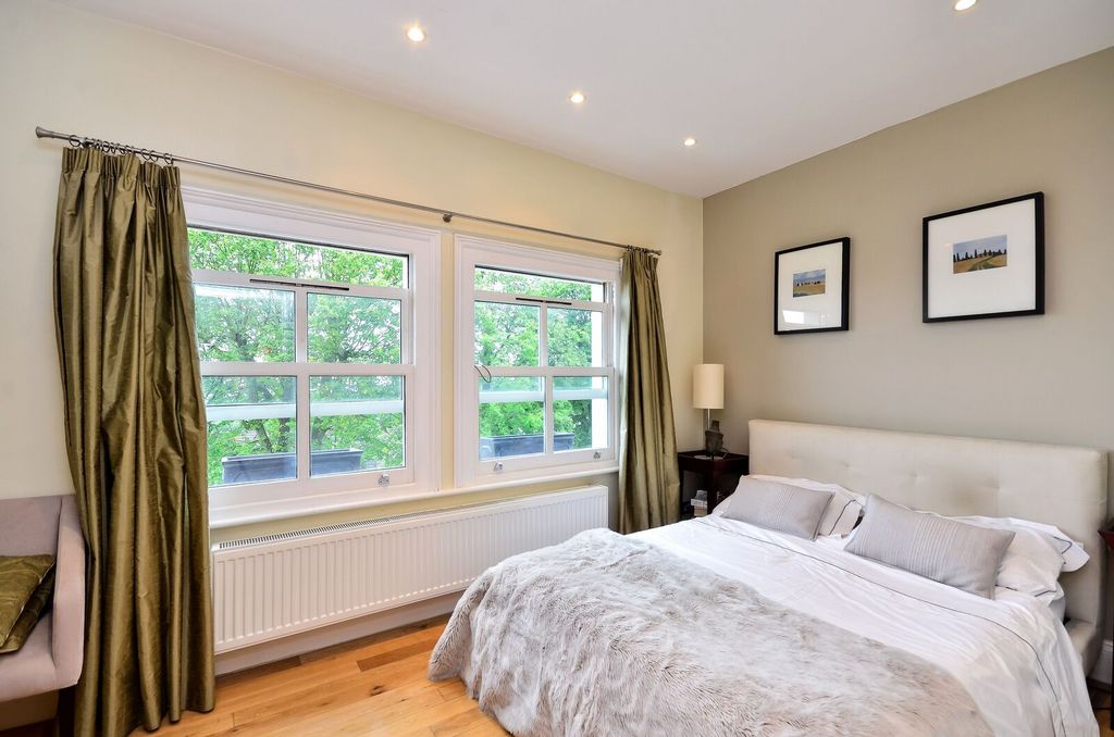Property photo 2 of 11