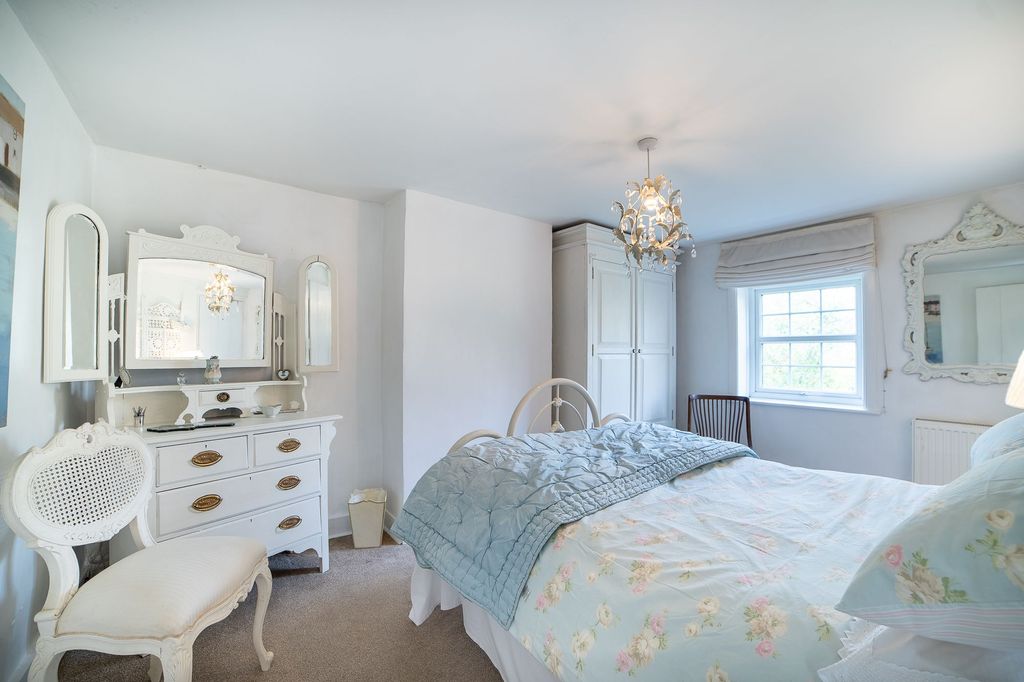 Property photo 3 of 20 Principal Bedroom 2