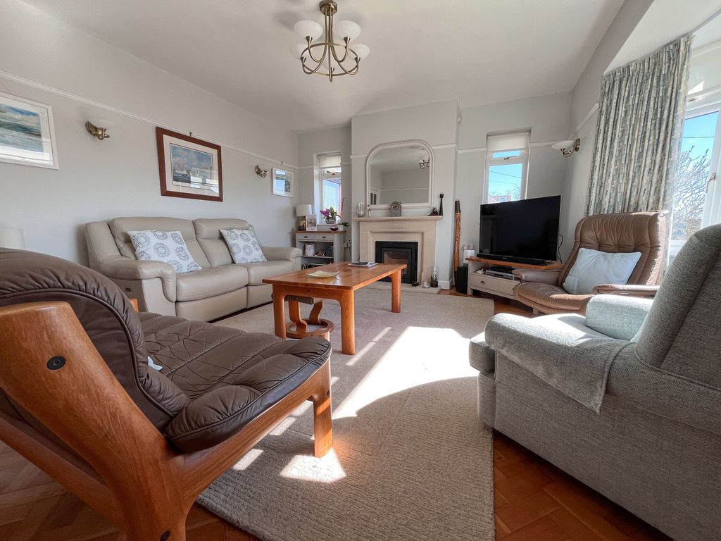 Property photo 3 of 25