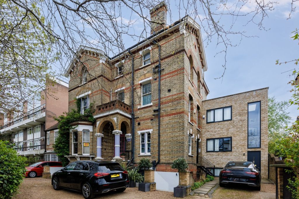 Property photo 1 of 8