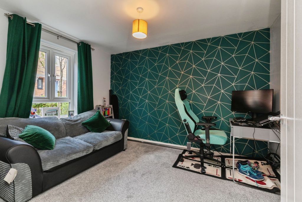 Property photo 3 of 20