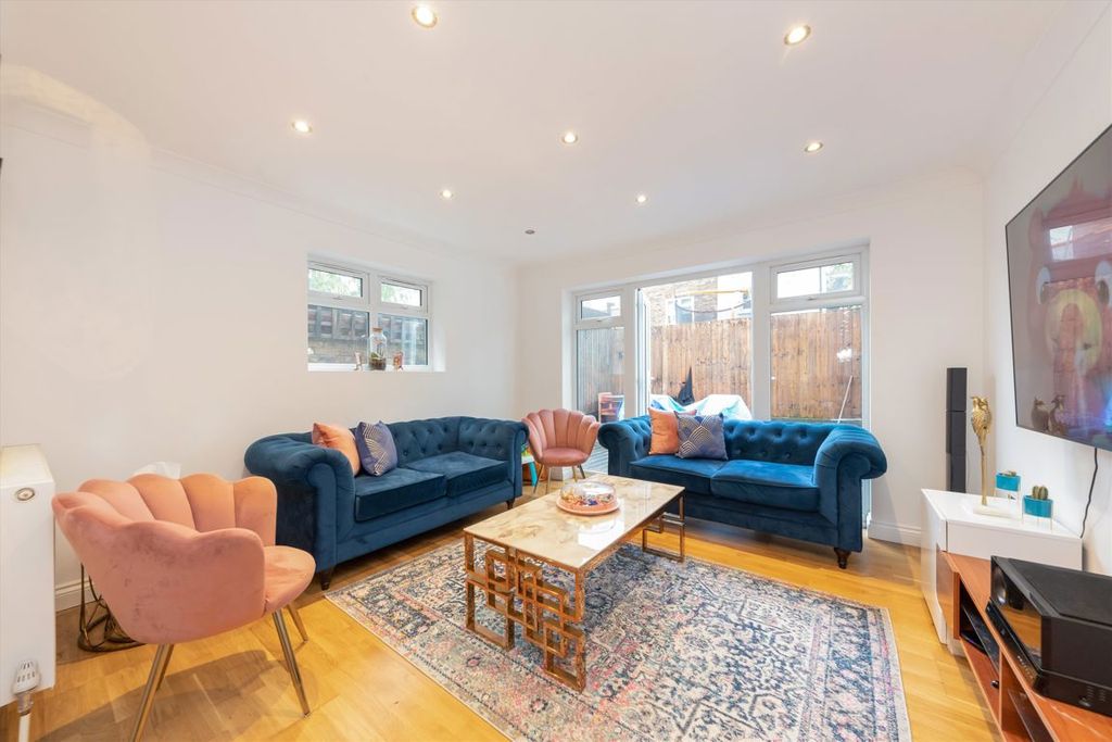 Property photo 2 of 6