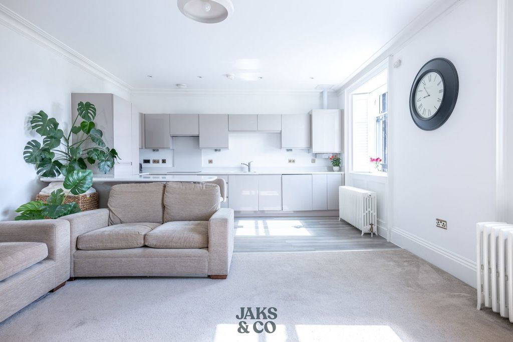 Property photo 1 of 30