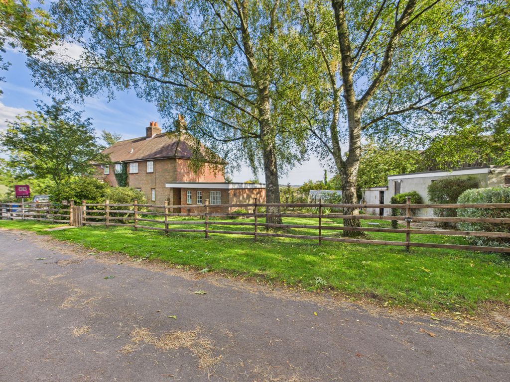 Property photo 1 of 19 Front