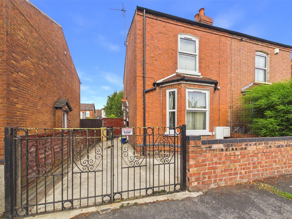 Property photo 1 of 17 Picture No. 01
