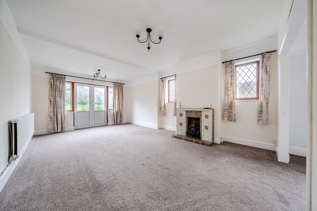 Property photo 3 of 21