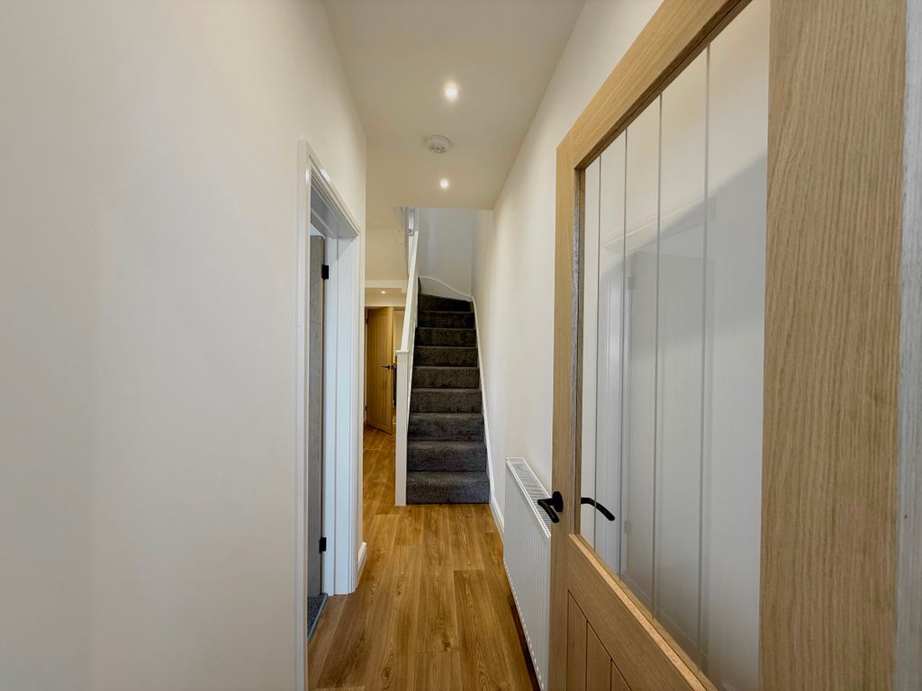 Property photo 3 of 31