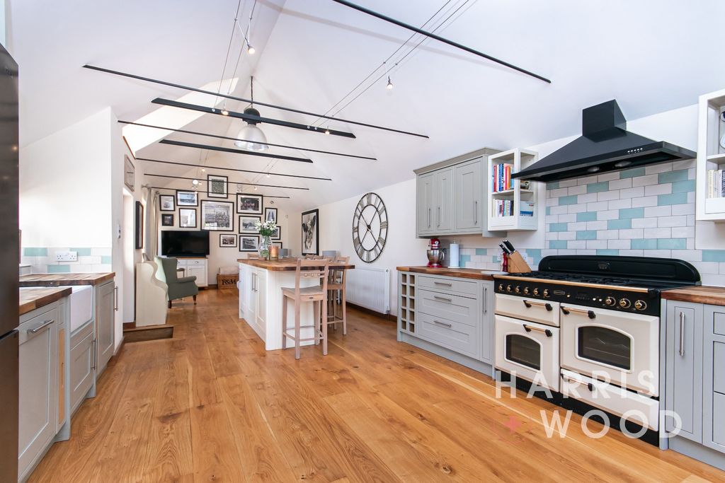 Property photo 3 of 56 4055146