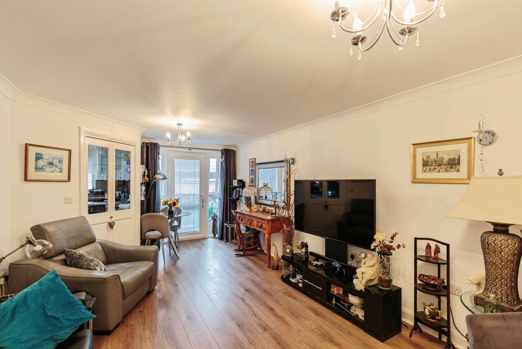 Property photo 3 of 15 Pbox-Img.Jpg