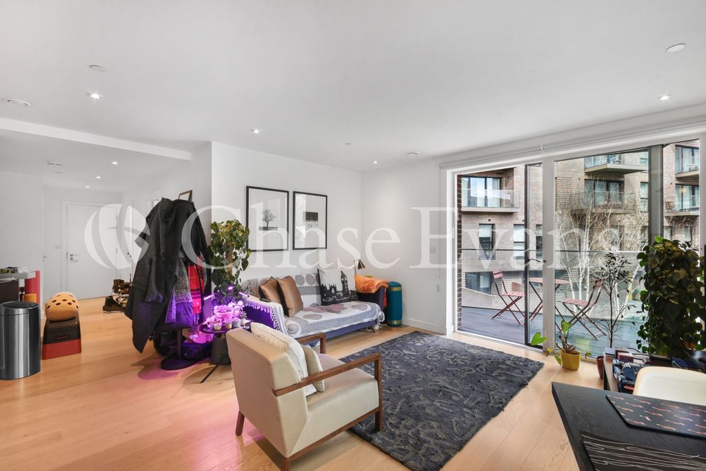 Property photo 3 of 13 Living