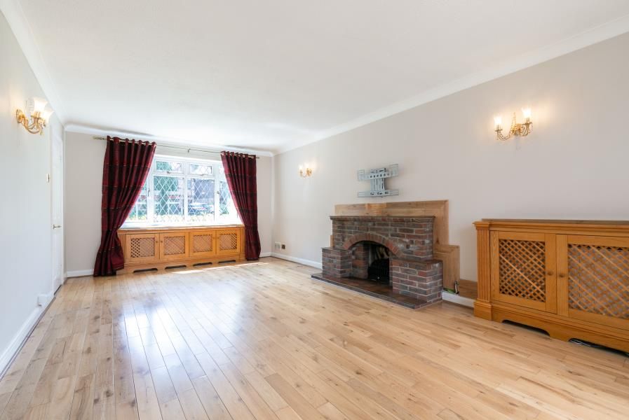 Property photo 2 of 9