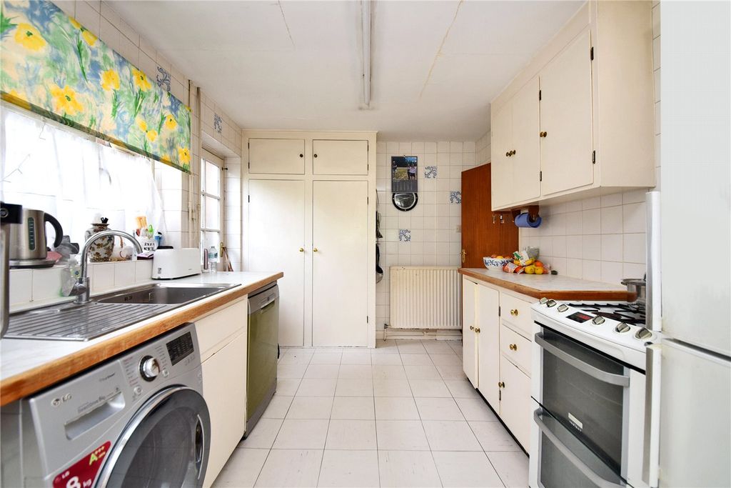 Additional image 4 of 3 bed detached house for saleOutwood Lane, Coulsdon CR5