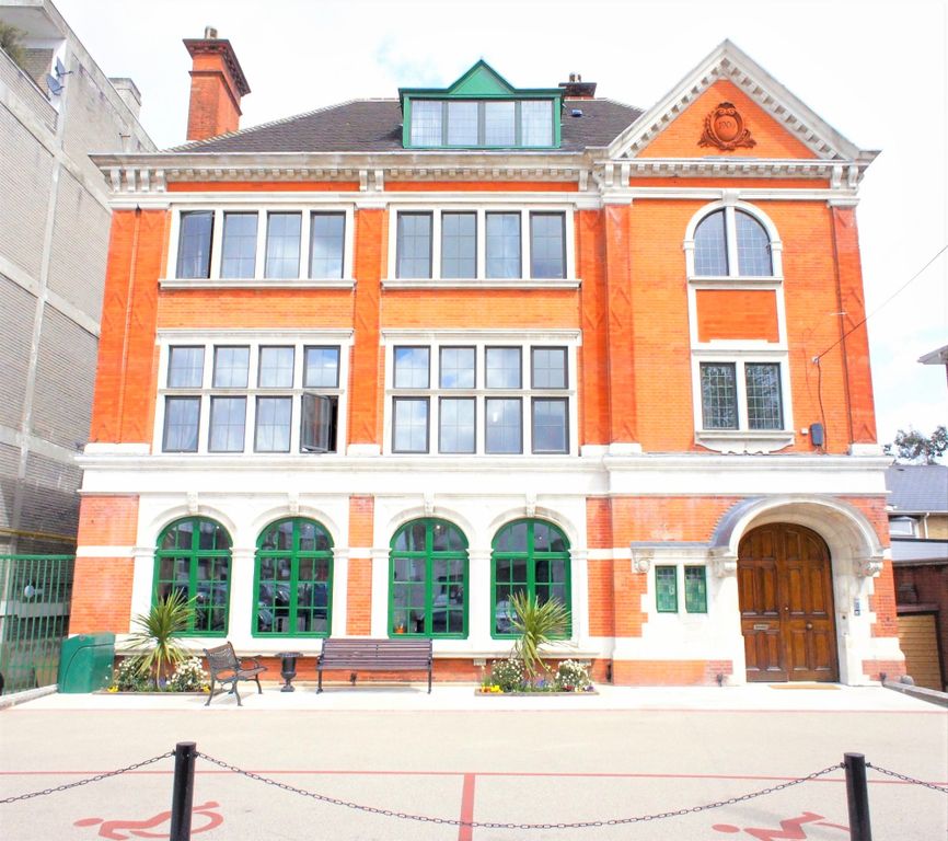 Property photo 1 of 18