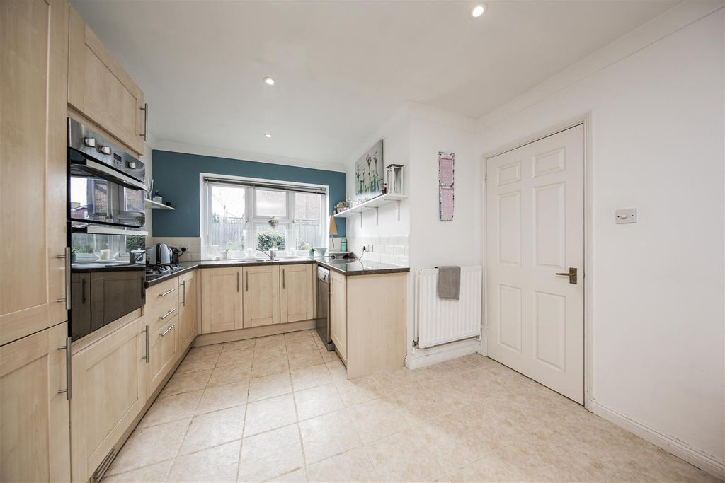 Property photo 2 of 55 Kitchen
