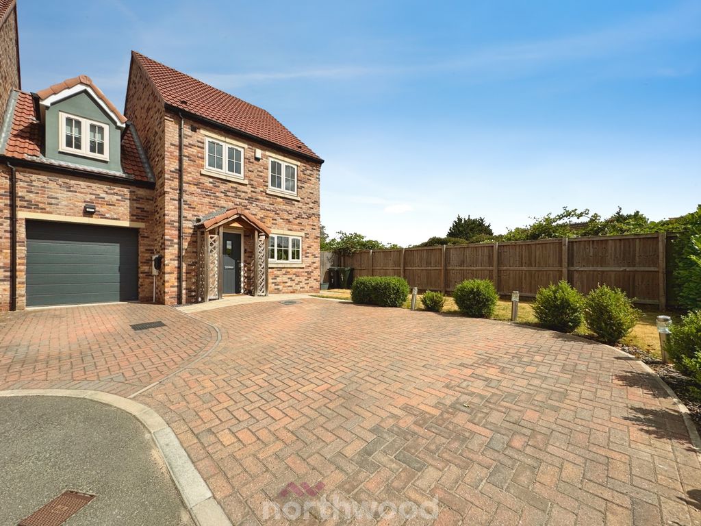 Property photo 1 of 33