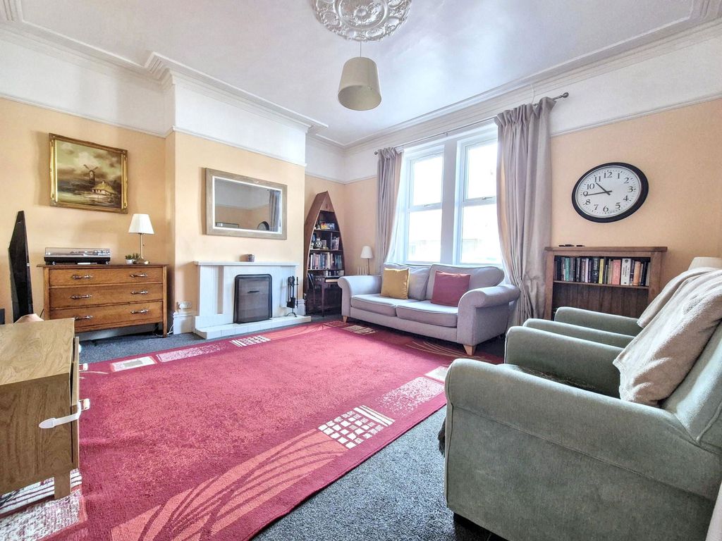 Property photo 2 of 25