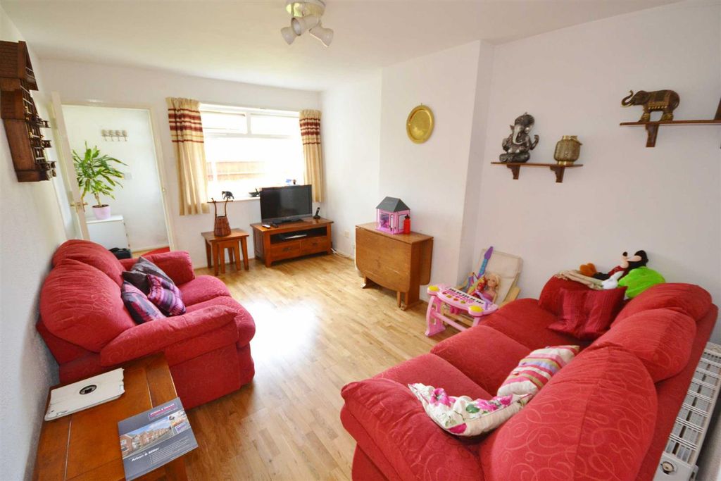 Property photo 2 of 9