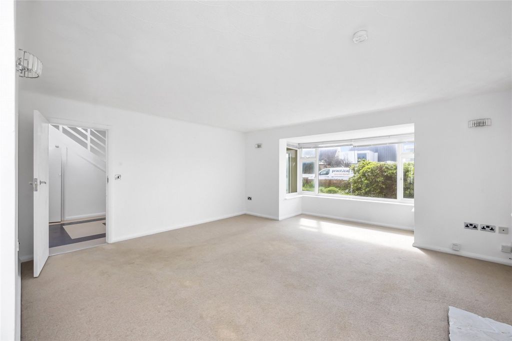 Property photo 3 of 30 Picture No. 12