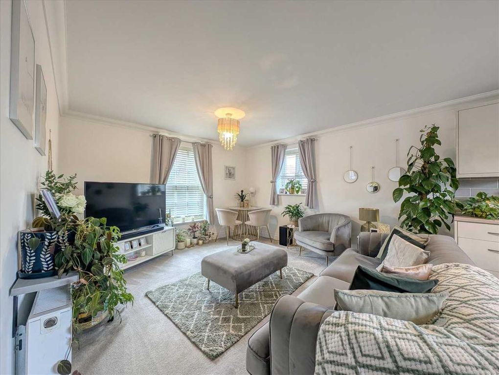 Property photo 2 of 17 Open Plan Living