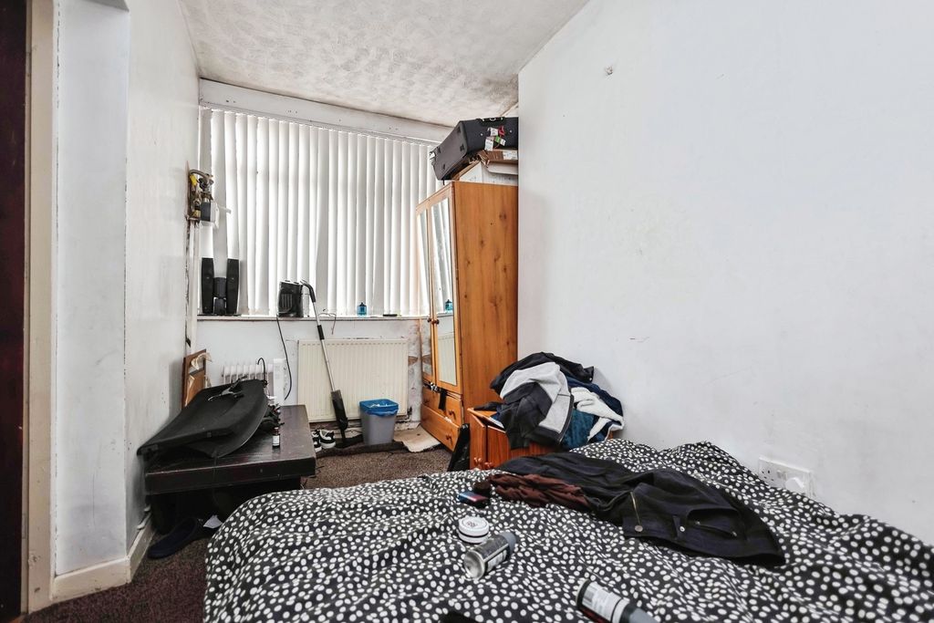 Property photo 3 of 17 Photo