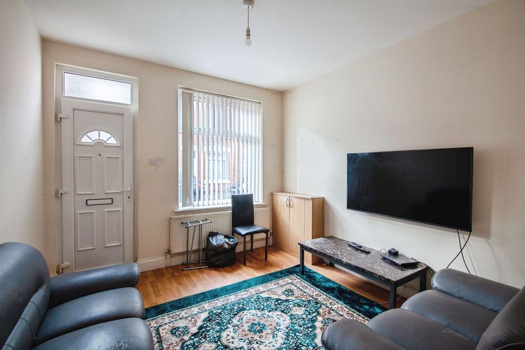 Property photo 2 of 18