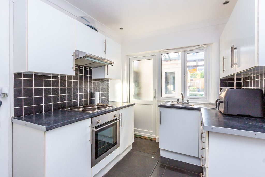 Property photo 2 of 13 Kitchen