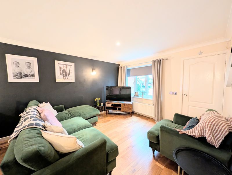 Property photo 3 of 17 Photo 11