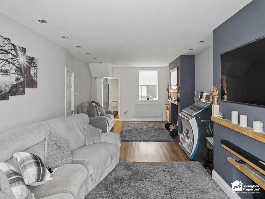 Property photo 3 of 13 Image 2