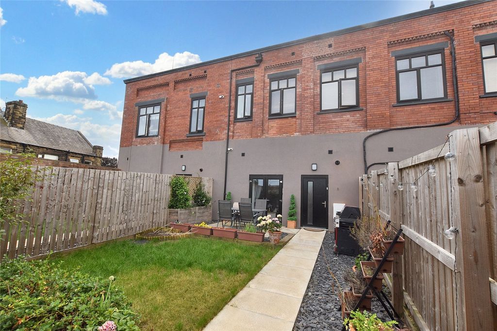 Property photo 1 of 18 Picture No. 11